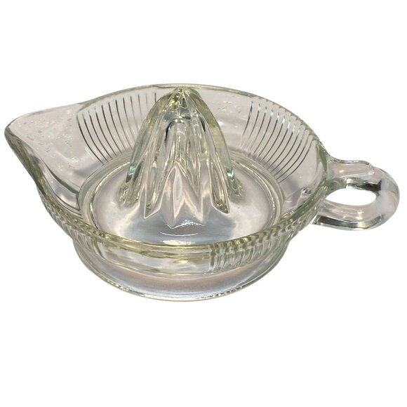Vintage Federal Clear Glass Citrus Juicer Reamer Loop Handle Spout Farmhouse - Picture 1 of 12